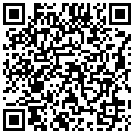 898893.xyz 一家三口，奶奶直播漏逼，媳妇带娃在客厅玩，其乐融融的家庭！的二维码